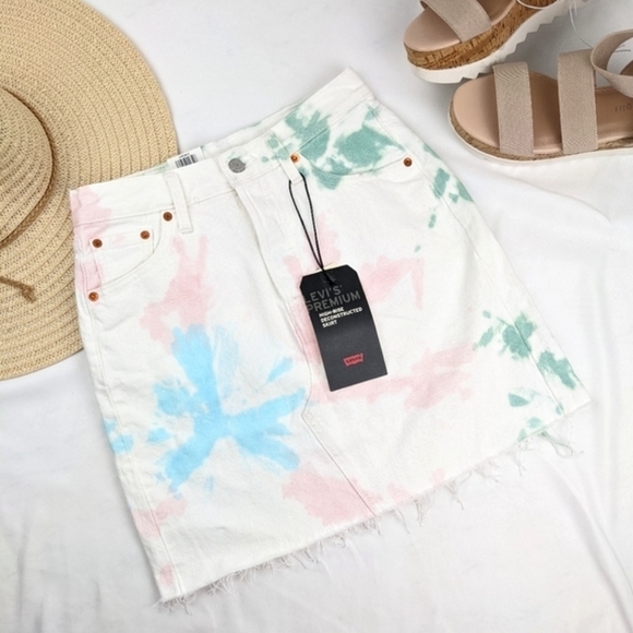 NEW Levi's High Rise Tie Dye Denim Mini Skirt 26/2 White - Picture 1 of 6